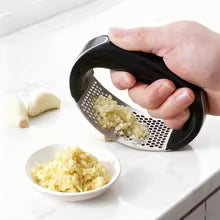 Stainless Steel Garlic Press – Rocker Garlic Mincer Kitchen Tool